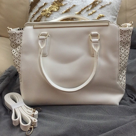 JUSTFAB White + Gold Eyelet FAUX Leather Tote NWOT - Picture 6 of 7